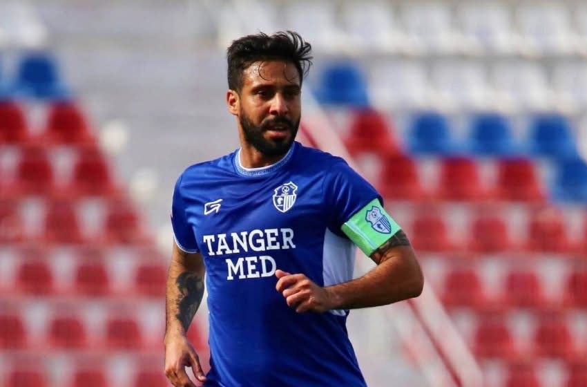 محسن متولي يلجأ إلى القضاء بعد منعه من المشاركة في تدريبات اتحاد طنجة