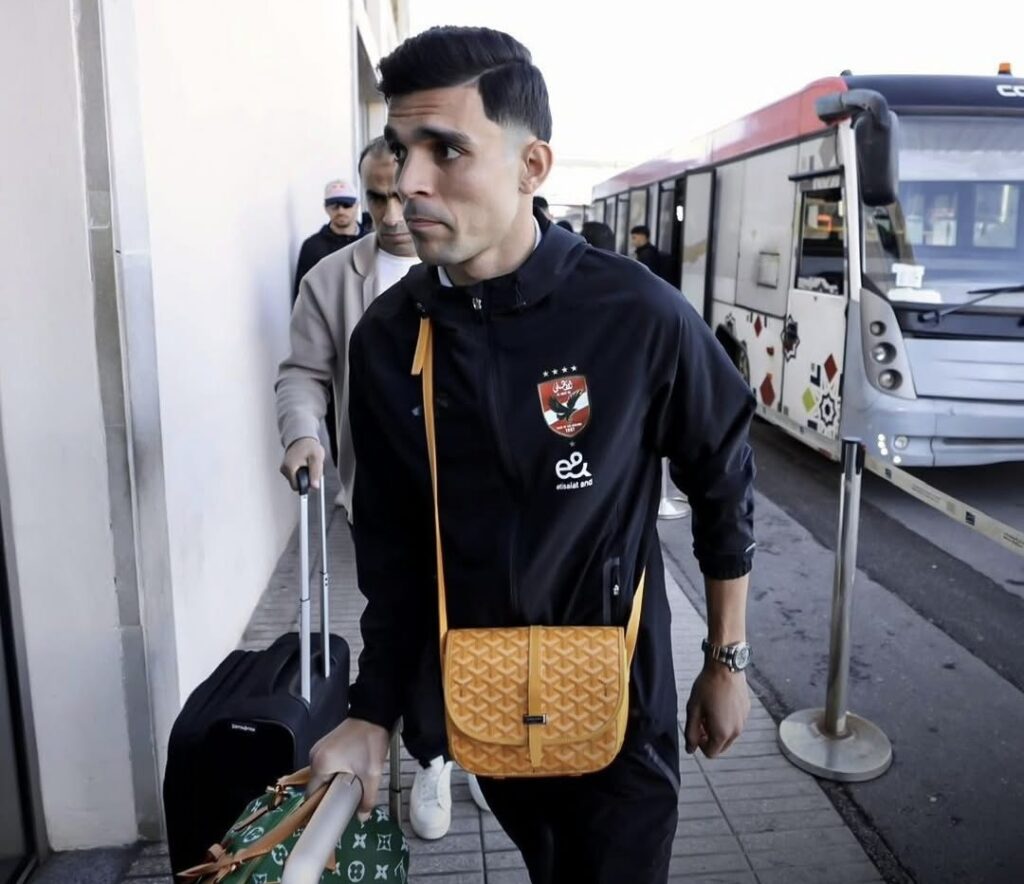 الأهلي يصل إلى الرباط لخوض اختبار الجيش الملكي في دوري الأبطال