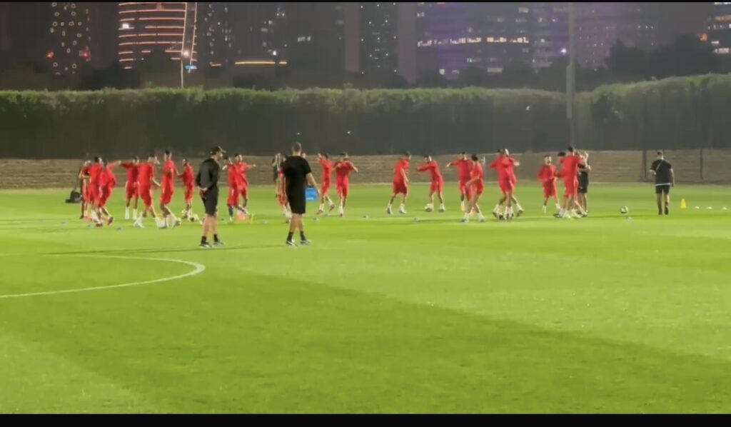 المنتخب الوطني يختتم تحضيراته لموقعة السعودية بحصة تدريبية أخيرة