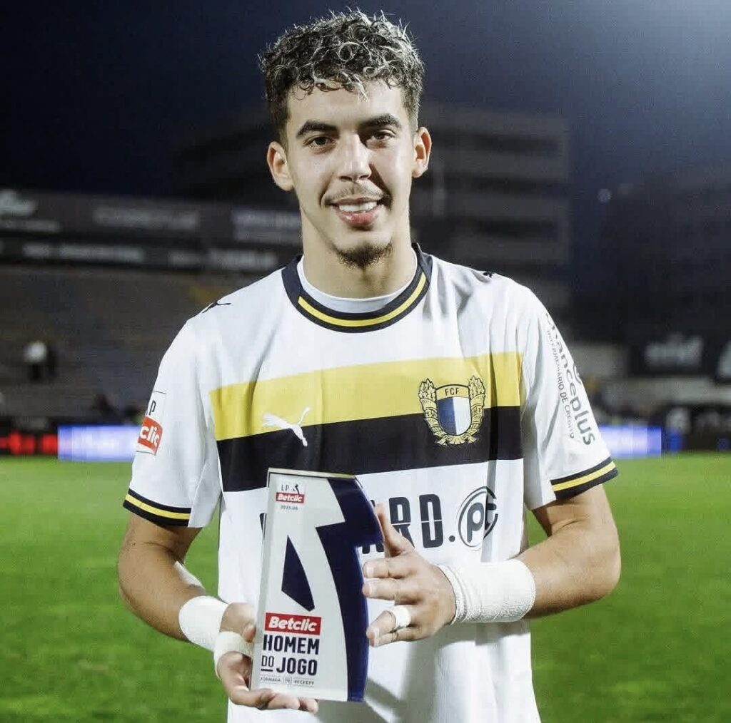 زابيري يتألق في الدوري البرتغالي ويقود فاماليكاو لانتصار كاسح