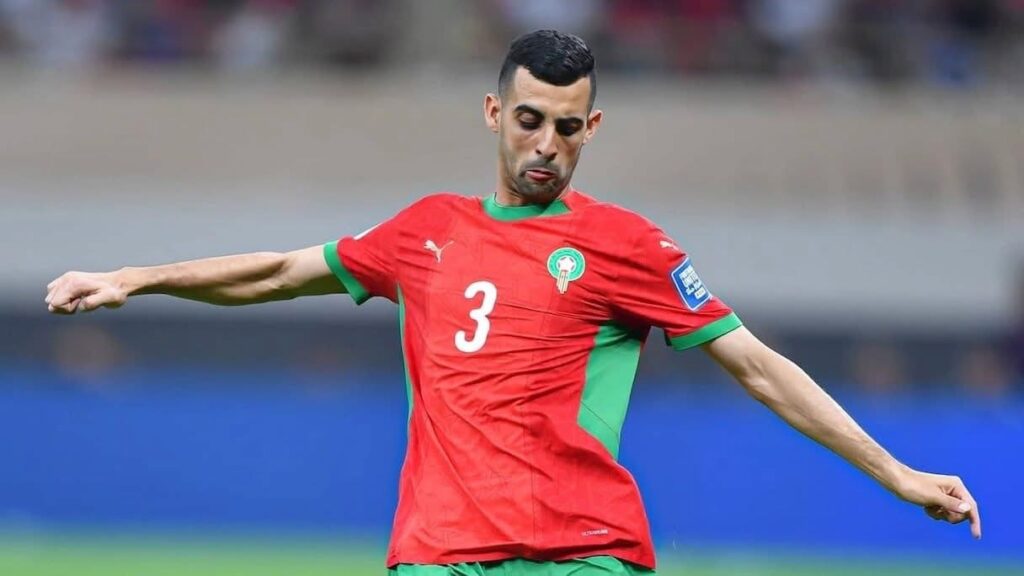 بلعمري يلتحق بالمنتخب الوطني وغياب سايس يخيّم على معسكر الأسود