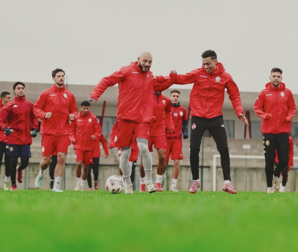 رحلة الوداد إلى قطر: معسكر إعدادي بطموحات كبيرة وتعزيزات وازنة