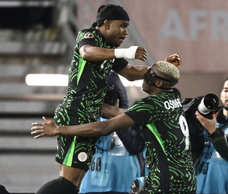 رسميًا | الاتحاد النيجيري يطمئن الجماهير: أوسيمين باقٍ مع المنتخب ولا نية لمغادرة البطولة