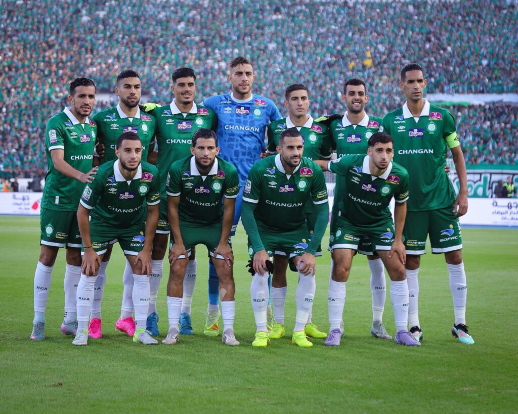 نجم الرجاء الرياضي أهلاوي لثلاث سنوات ونصف