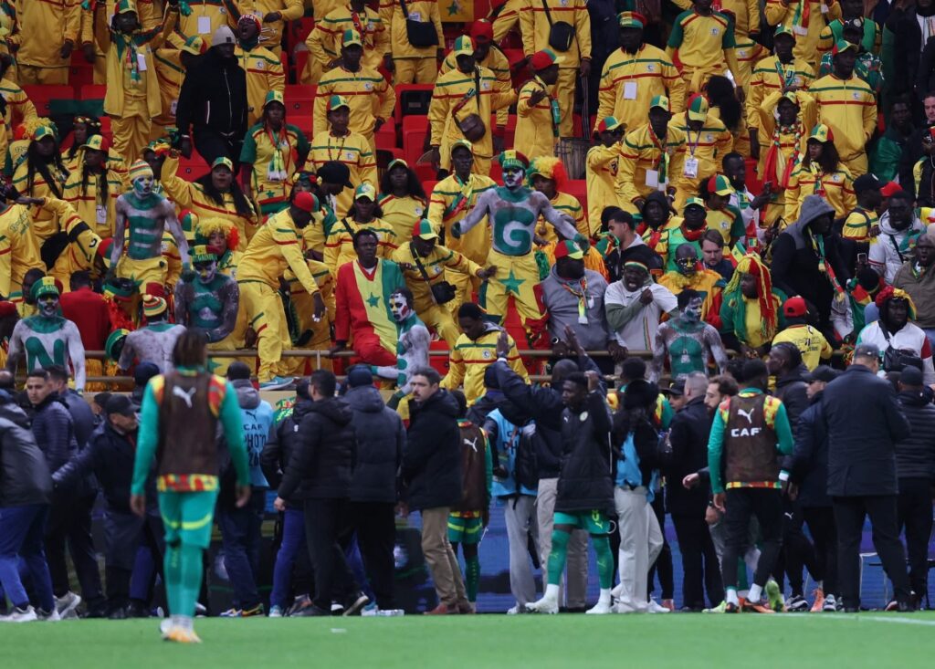 إنفانتينو يدين أحداث نهائي “كان 2025” ويطالب بعقوبات صارمة ضد السنغال