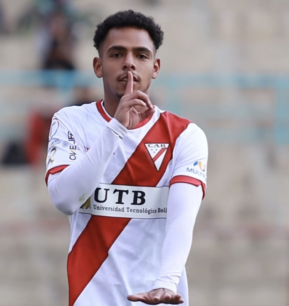 القلعة الحمراء تستقبل وافدها الجديد.. بانياكا يصل إلى البيضاء