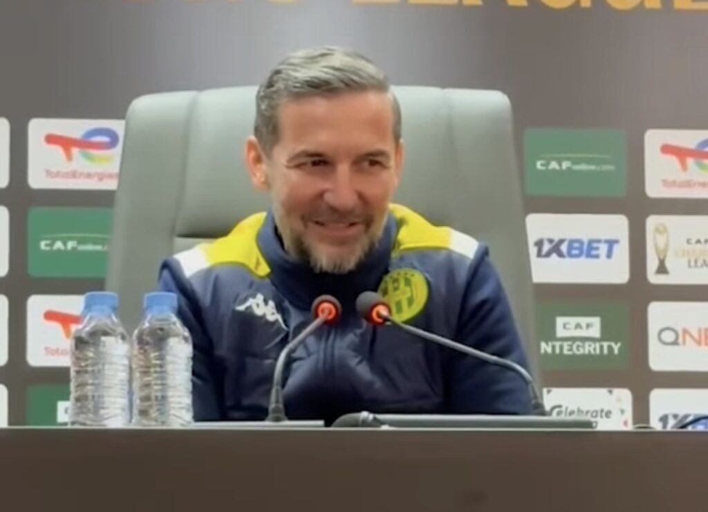 زيمباور: “الجيش الملكي فريق كبير.. وجماهير الرجاء الأفضل في العالم”