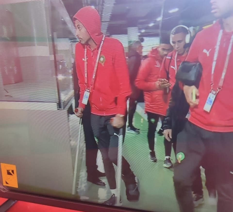 ⸻  صدمة في معسكر “الأسود”.. أوناحي يصل بالعكّازات ومخاوف حقيقية حول مشاركته في الكان