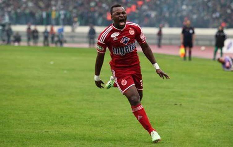 باكاري كوني: “الديربي ما كيتلعبش… كيتربح” وهدفي كان صاروخ دوّخ المدرجات