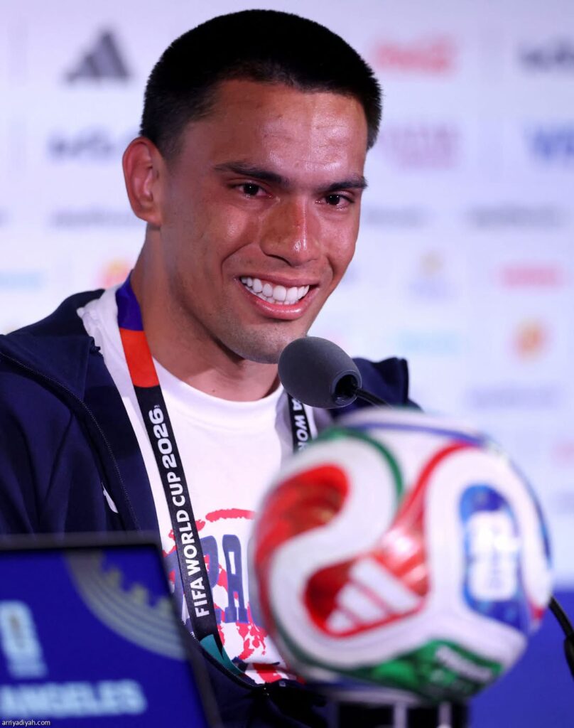 بالدموع.. دييغو غوميز يتأثر خلال مؤتمر باراغواي: العودة إلى كأس العالم حلم تحقق أخيرا