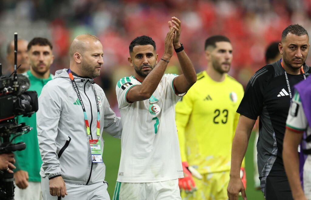 الجزائر تودع كأس العالم من بوابة سويسرا.. نهاية مؤلمة ووداع دولي لمحرز ومندي
